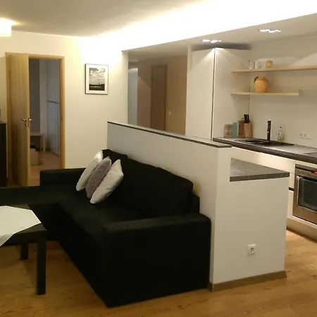 Modern Light-hearted In Central Apartment *